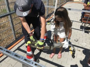 Geschicklichkeitsspiel mit Hydraulik Spreizer